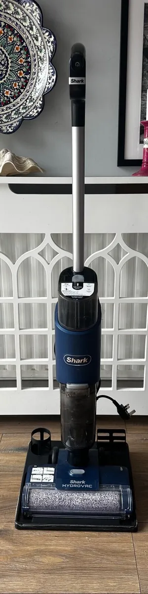 Shark hydrovac - Image 1