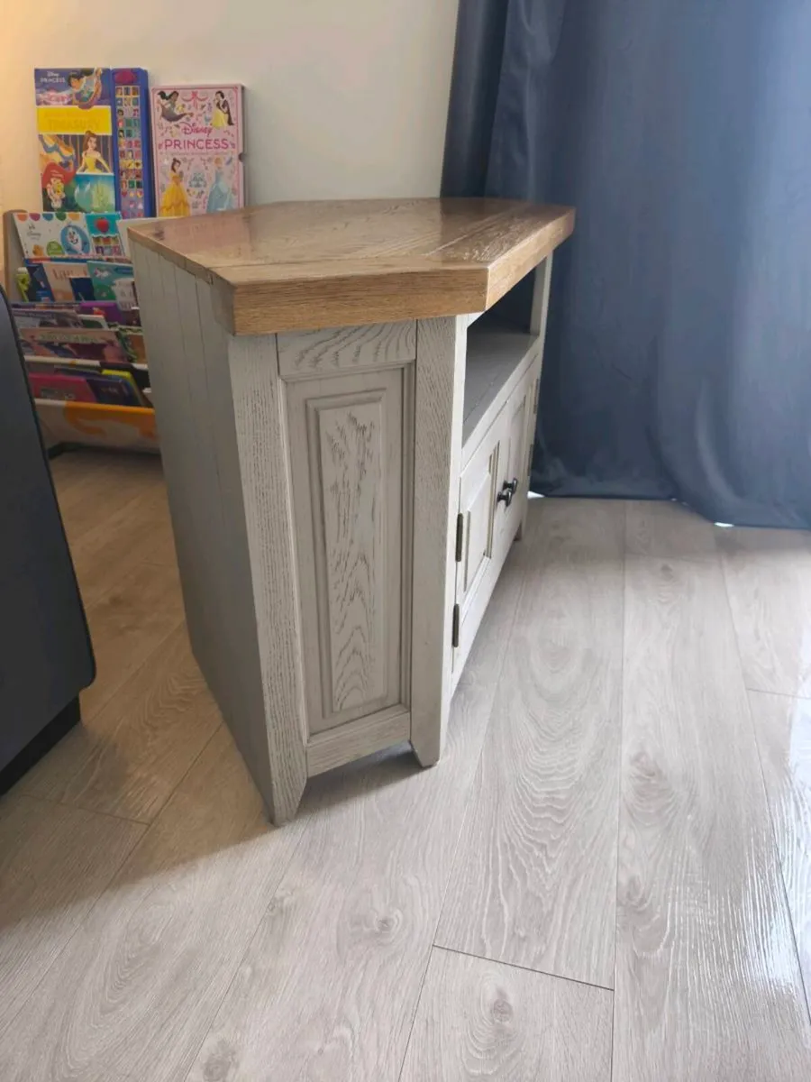 TV Unit - Image 3