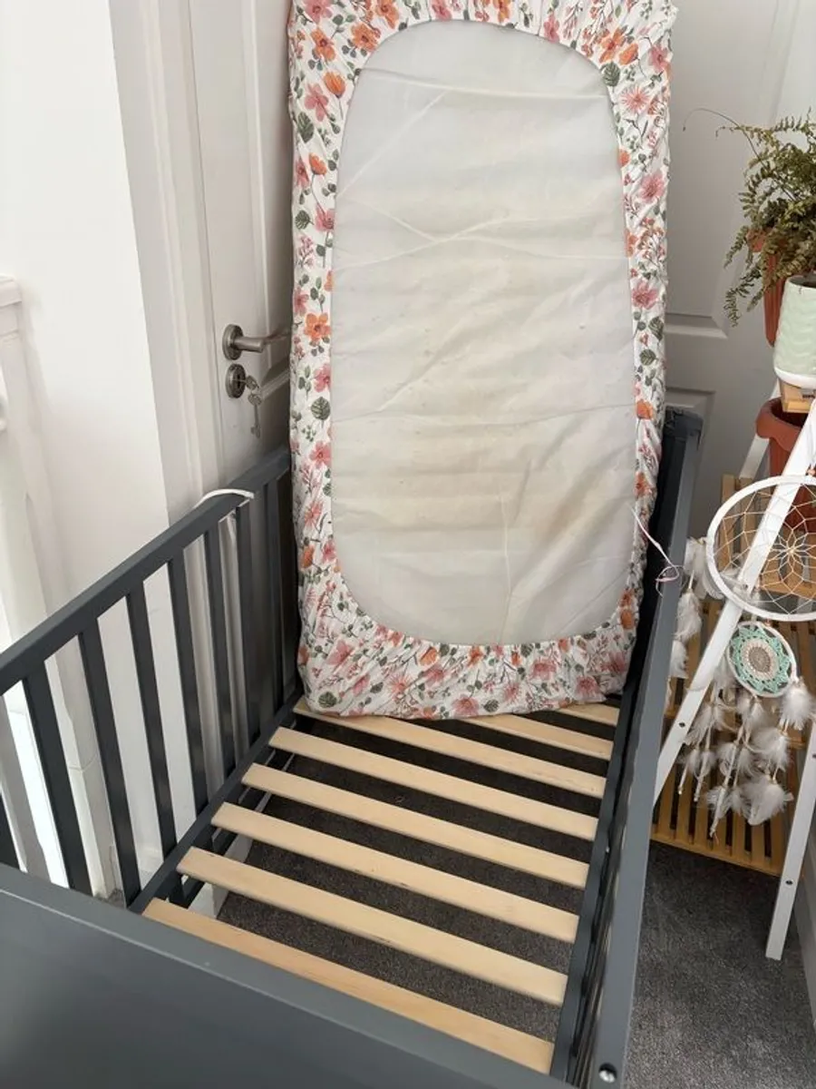 baby cot - Image 3
