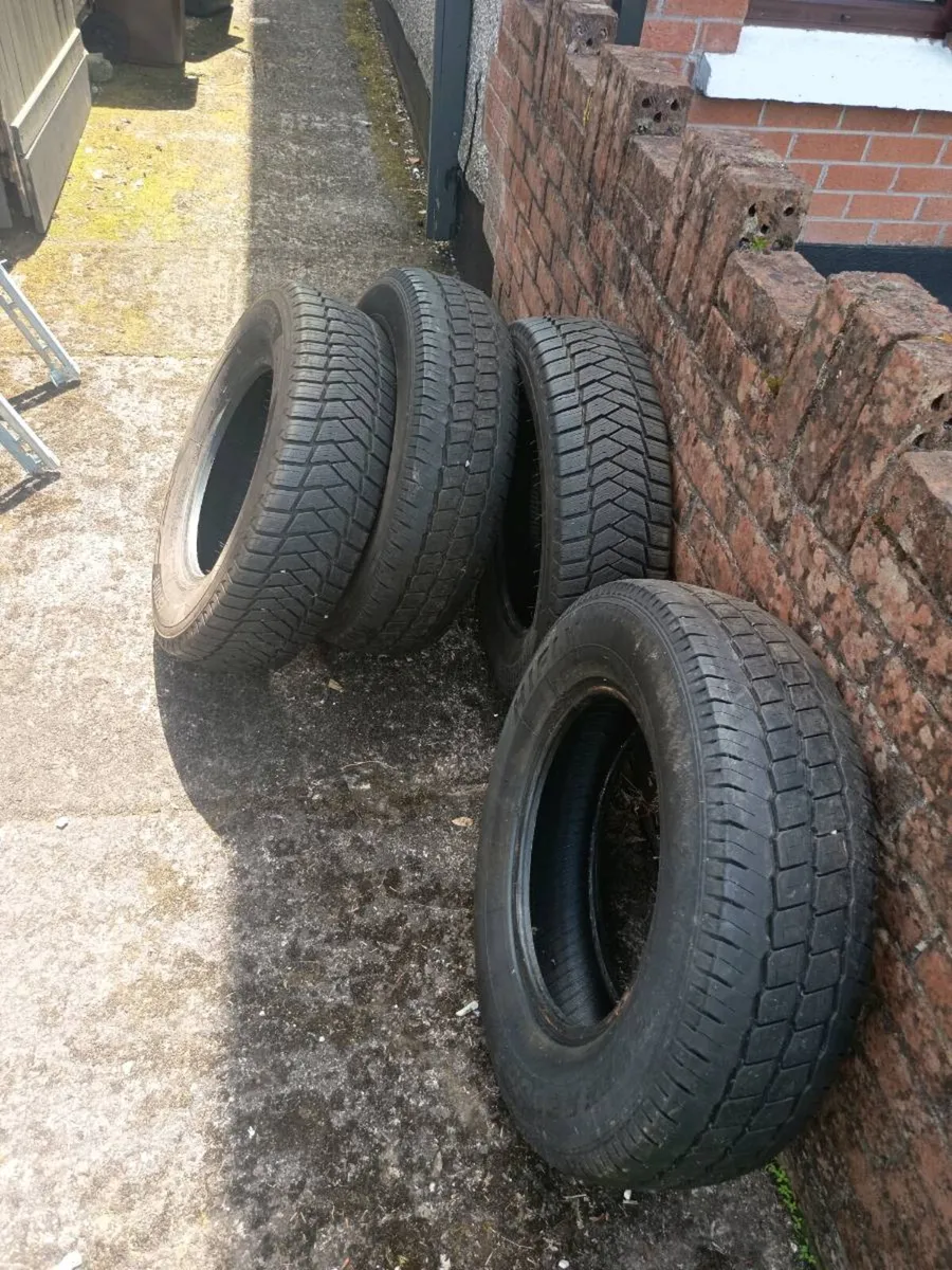 4 no. 215/75r16c winter tyres - Image 1