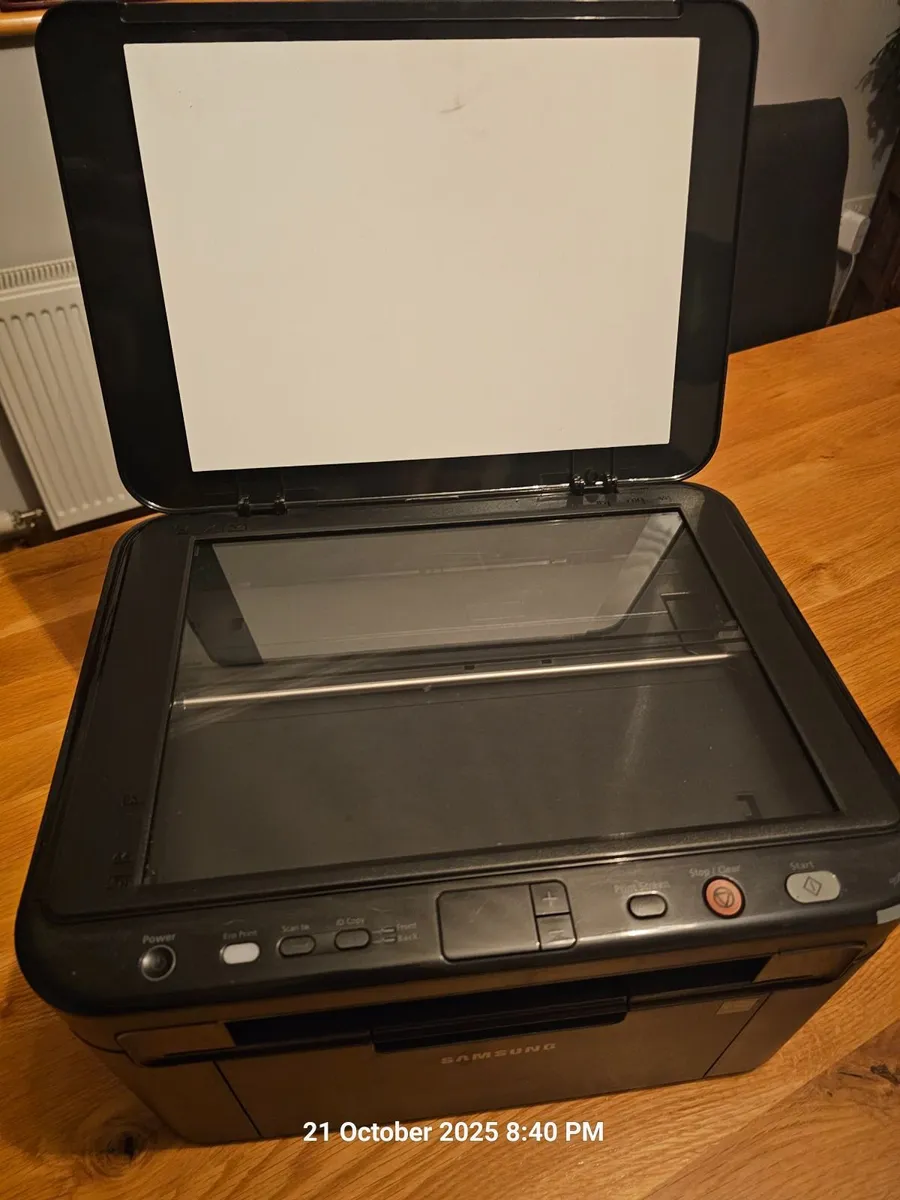 Samsung black & white laser printer & scanner - Image 1