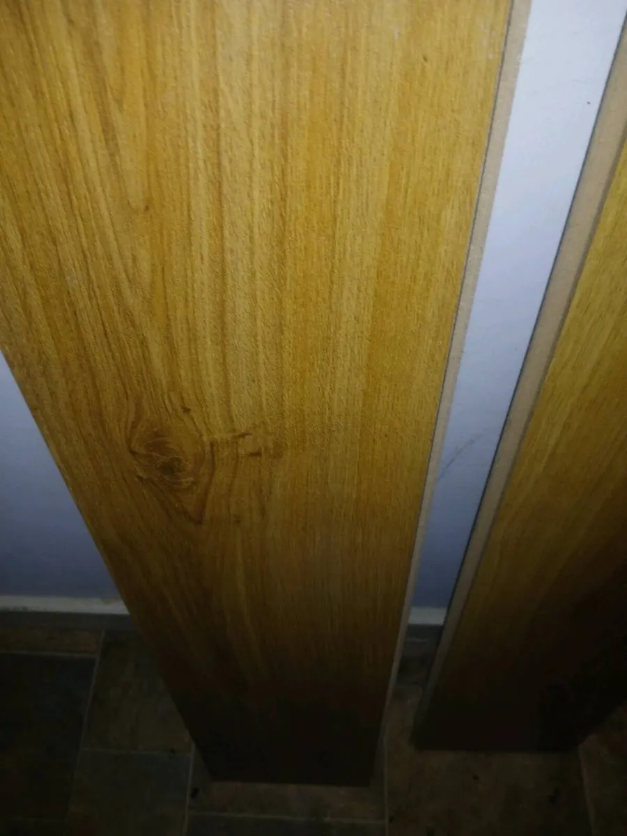 13.5 square metrea Laminate floor - Image 2