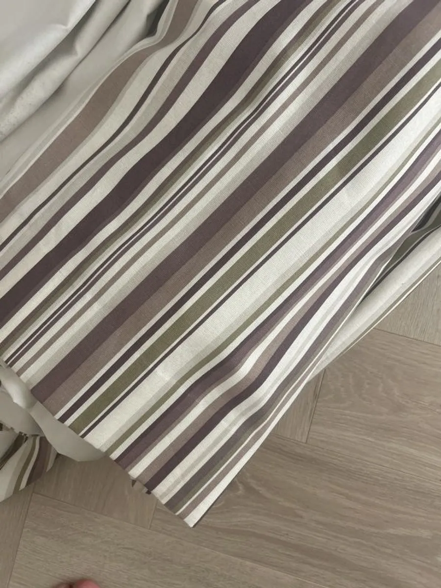 Handmade lined pleat Curtain - Image 4