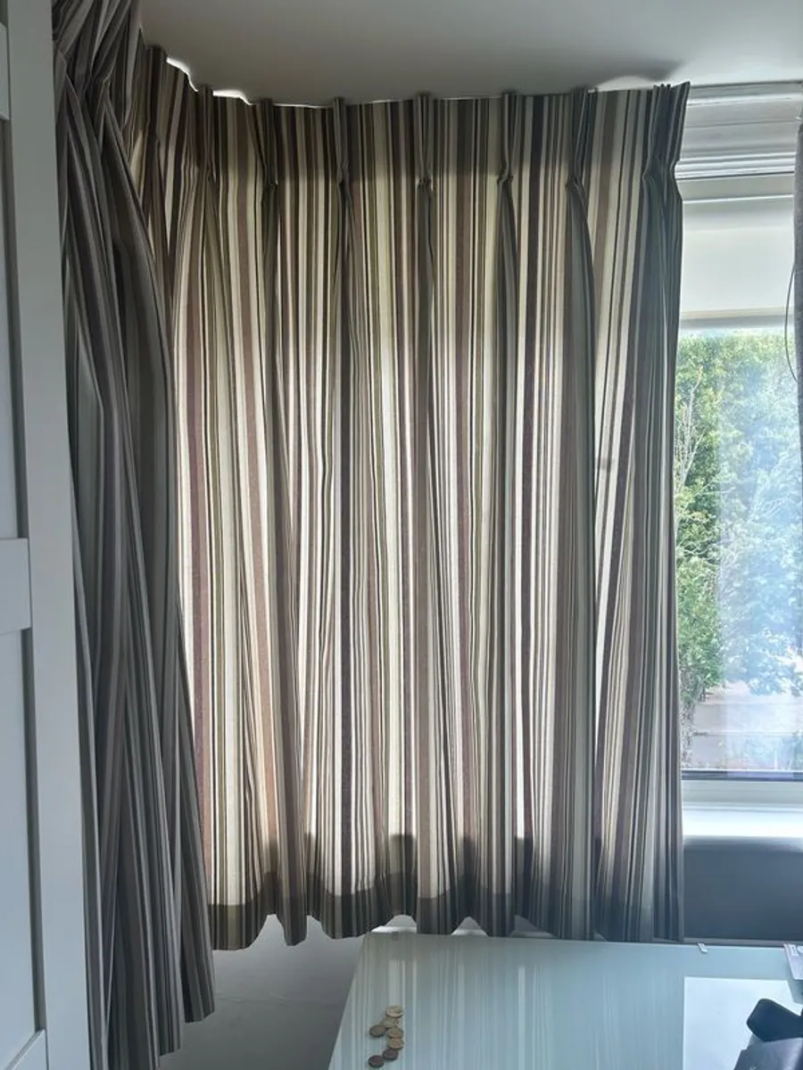 Handmade lined pleat Curtain - Image 2