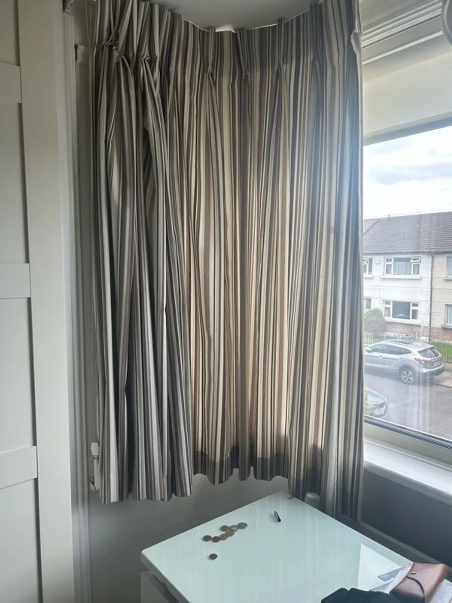 Handmade lined pleat Curtain - Image 3