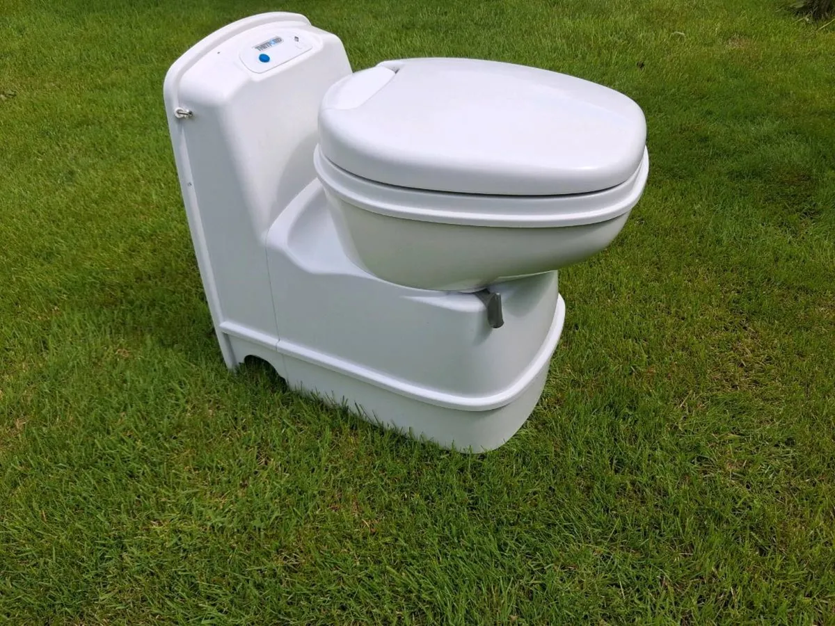 Thetford C200 cassette toilet, accessories& fridge - Image 2