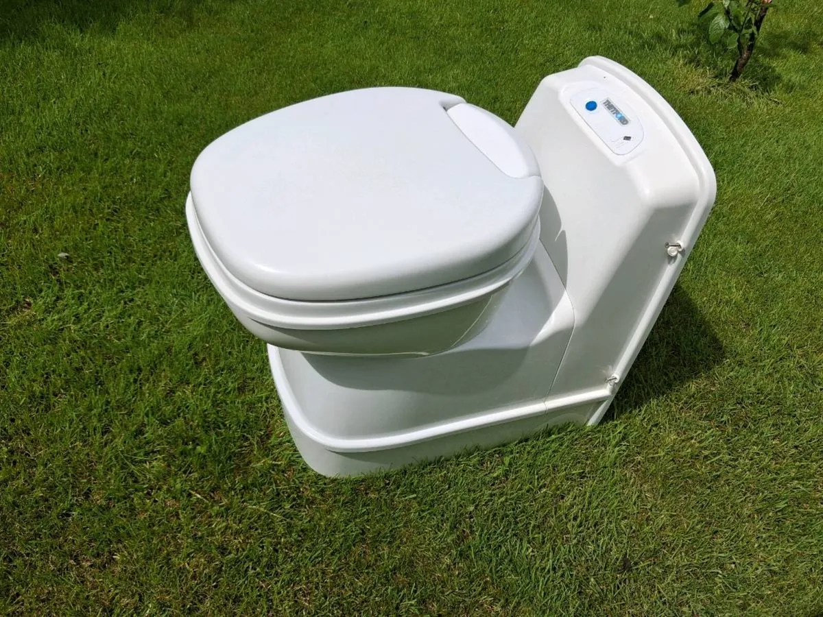 Thetford C200 cassette toilet, accessories& fridge - Image 1