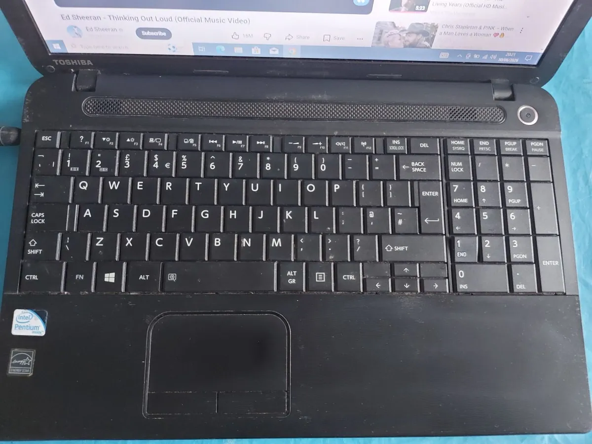 Toshiba Satellite laptop, 6GB Ram, 1 Terrabyte HDD - Image 3