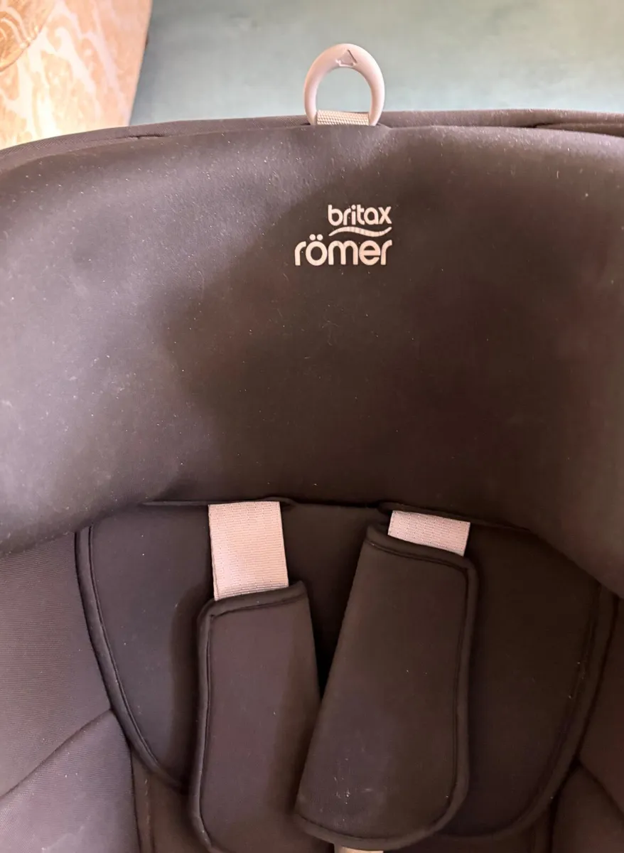 Car Seat - Image 2