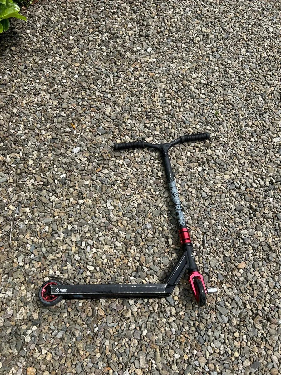 Scooter x2 skateboard x1 - Image 2