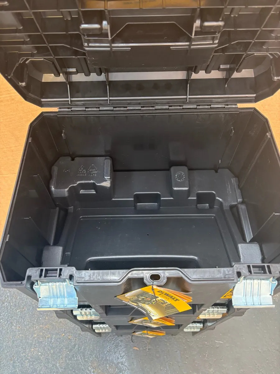 3 Dewalt 23ltr t stak boxes new - Image 2
