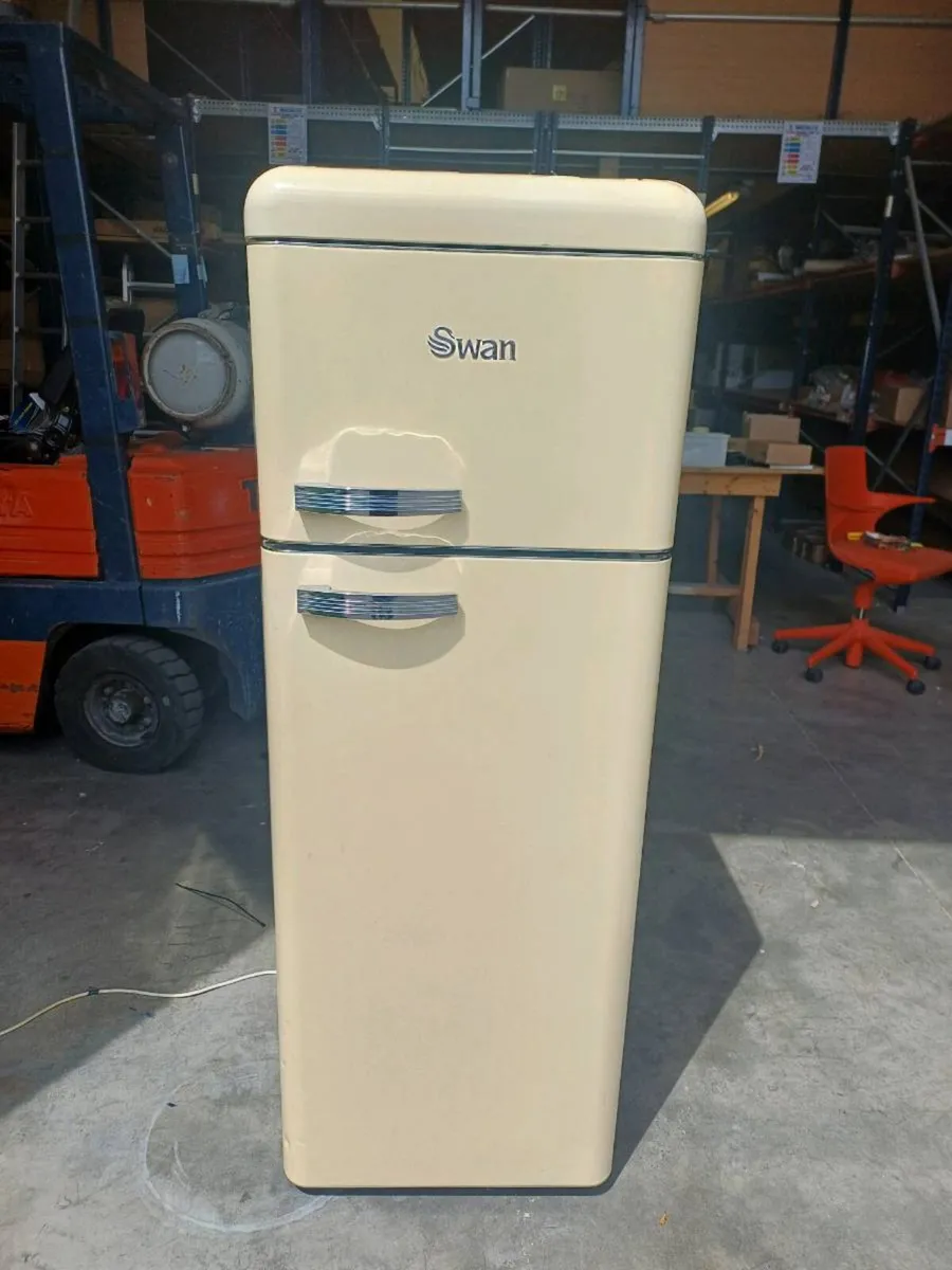 Fridge freezer swan - Image 1