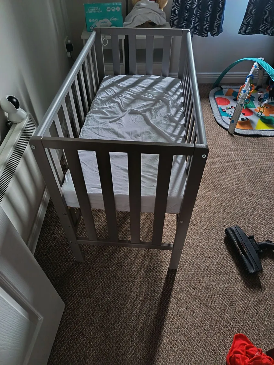 Crib - Image 1