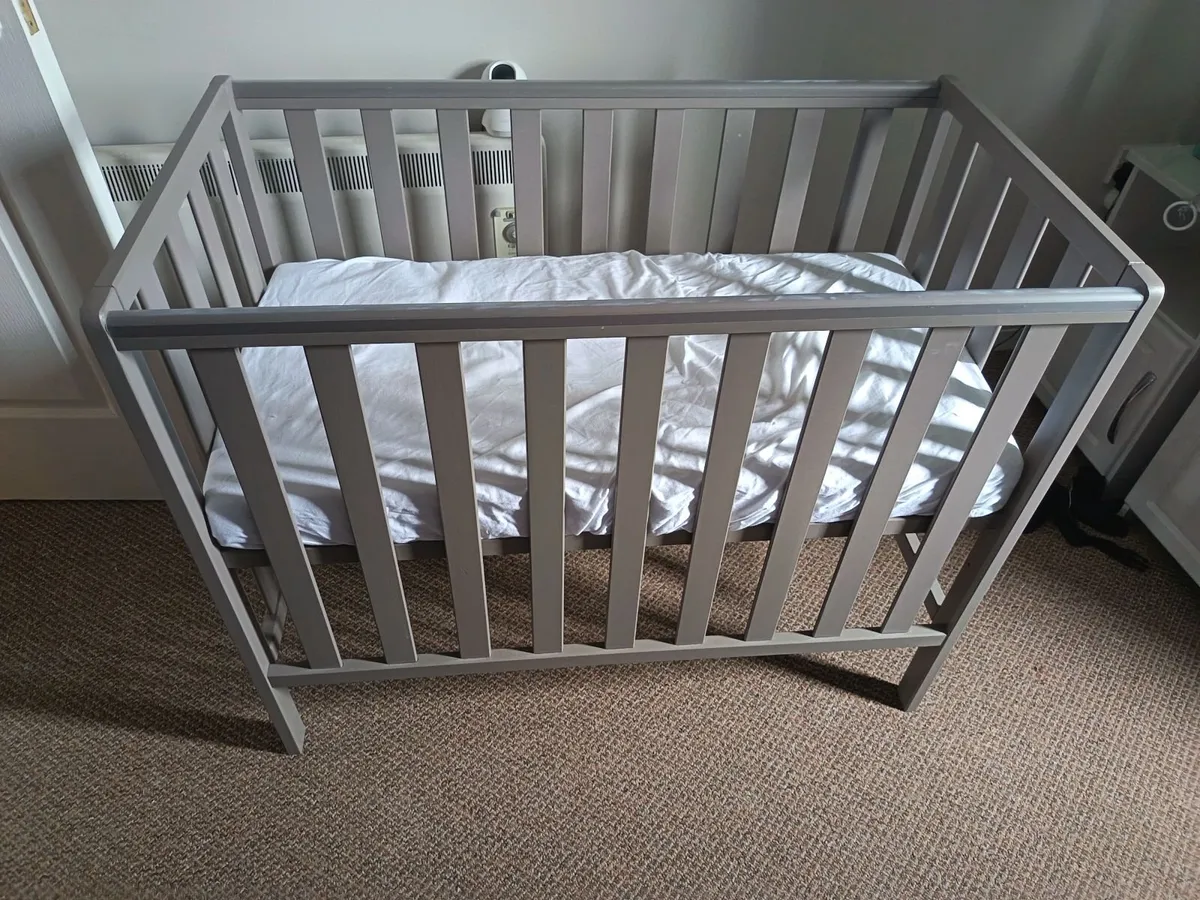 Crib - Image 2