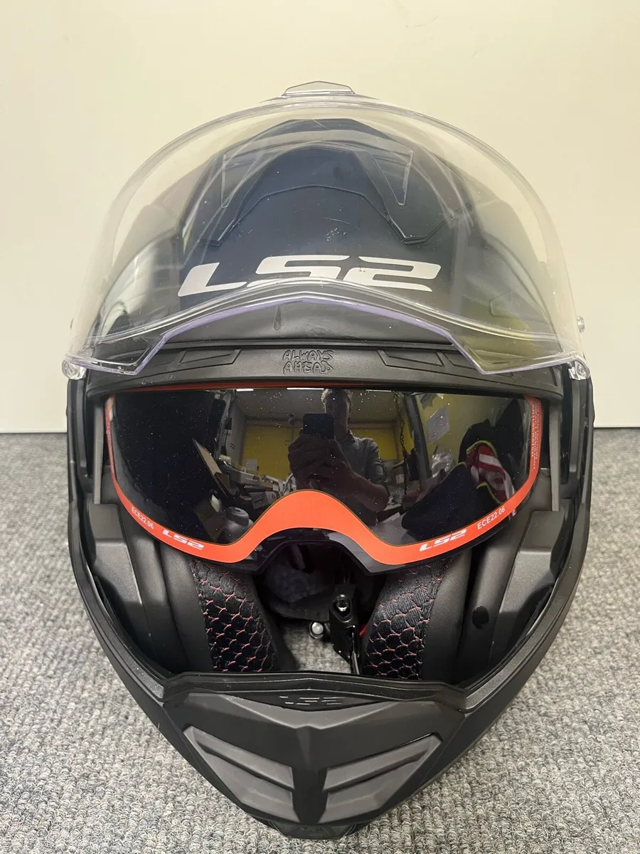 LS2 Advantage XS Motorcycle Helmet - Image 4
