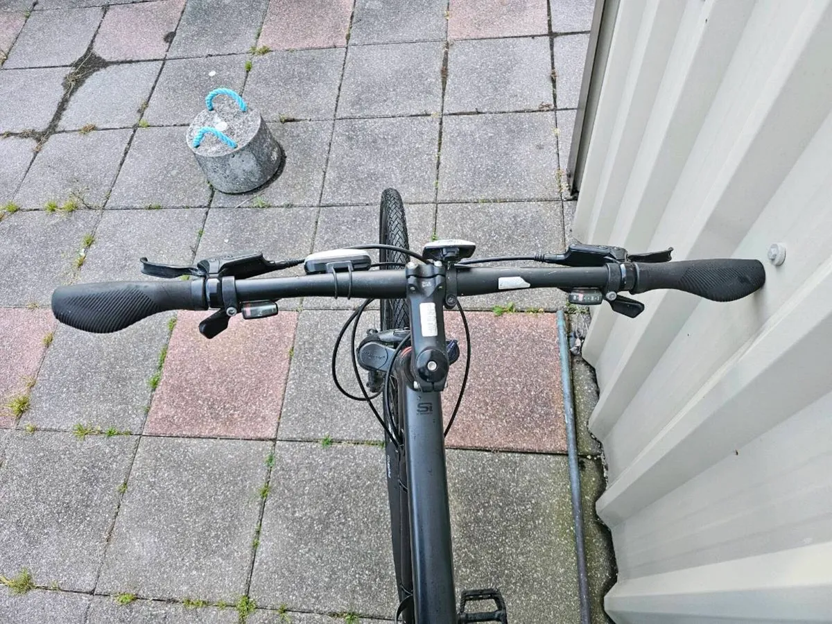Cannondale hybrid road/mountain bike + accessories - Image 3