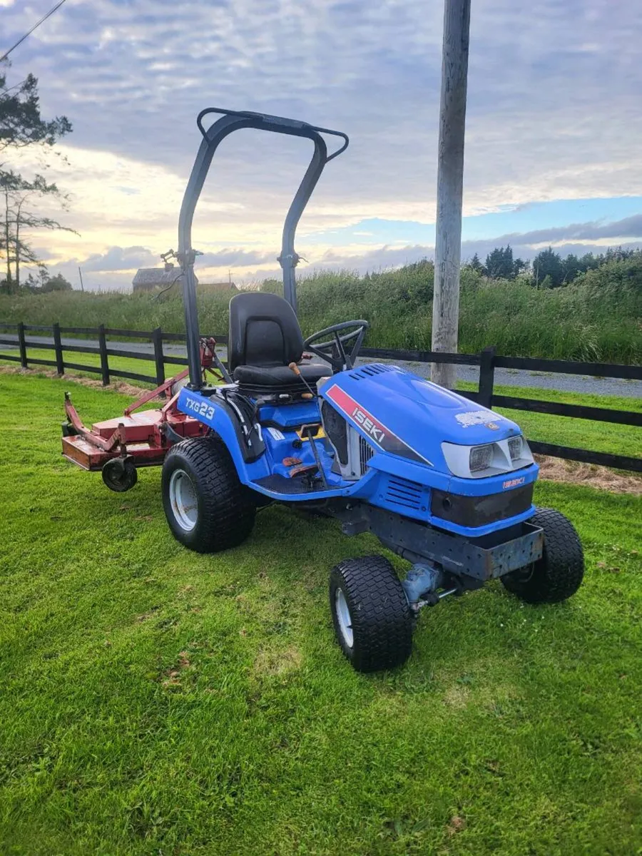 Compact tractor - Image 1