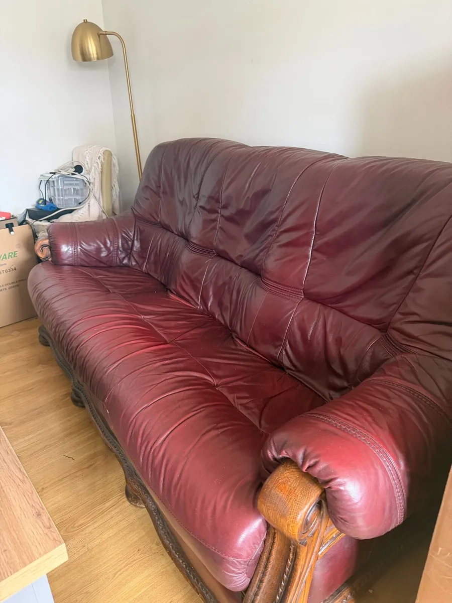 3-1-1 leather couch suite. - Image 1