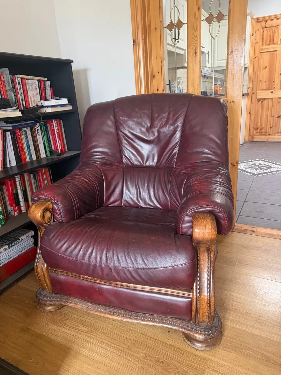 3-1-1 leather couch suite. - Image 2