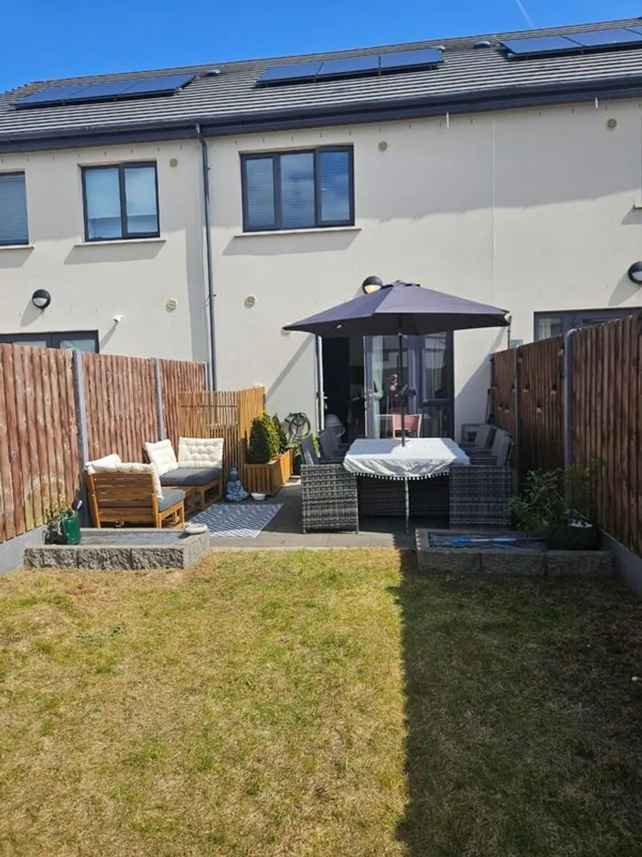 Garden rattan table with chairs - Image 2