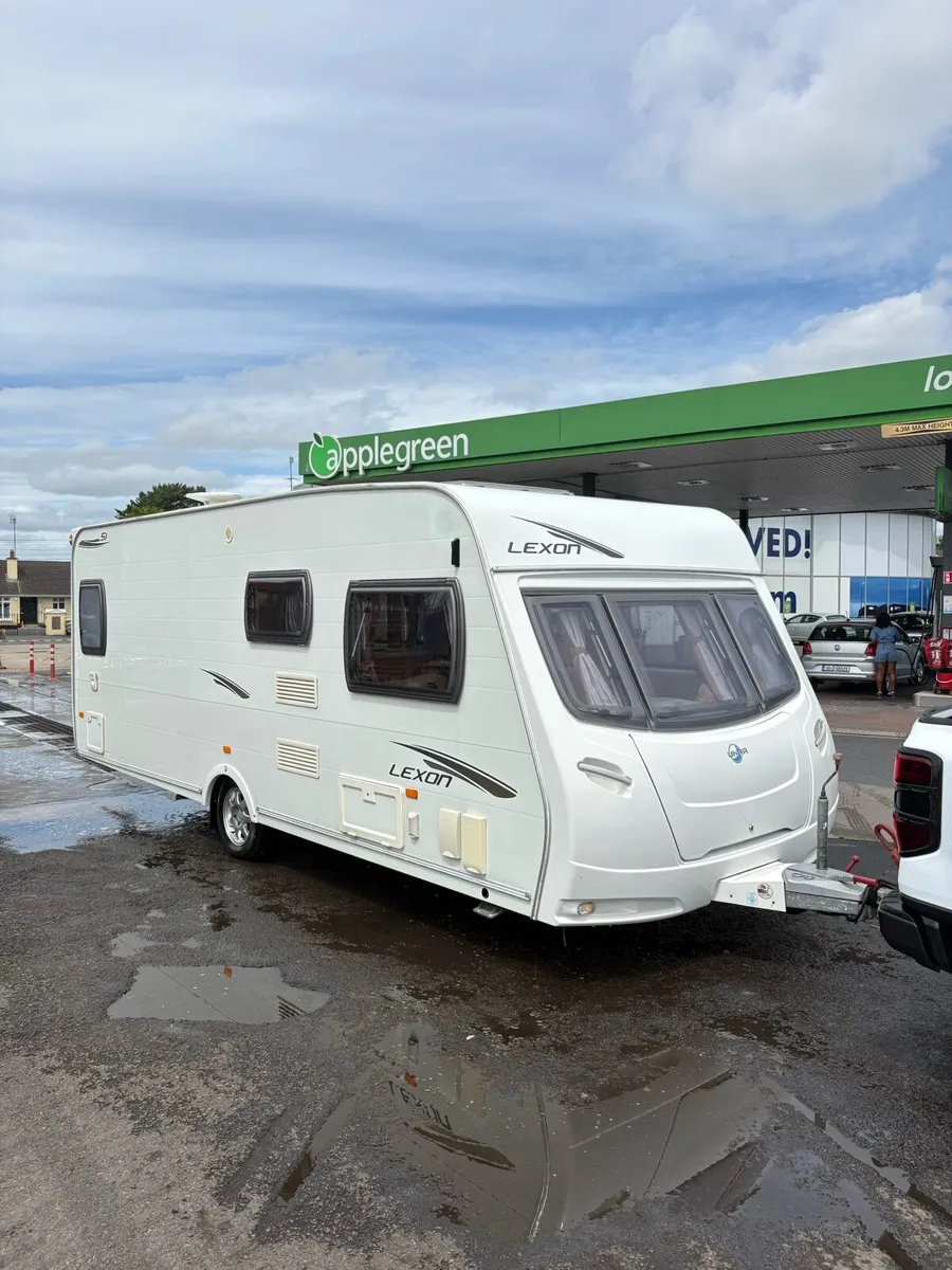 2011 Lunar Lexon 4 Berth Fixed Caravan - Image 1