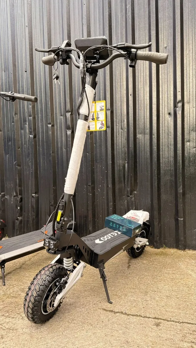 OOTD T10 Electric Scooter - Image 1