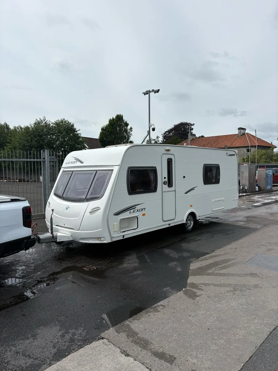 2011 Lunar Lexon 4 Berth Fixed Caravan - Image 4