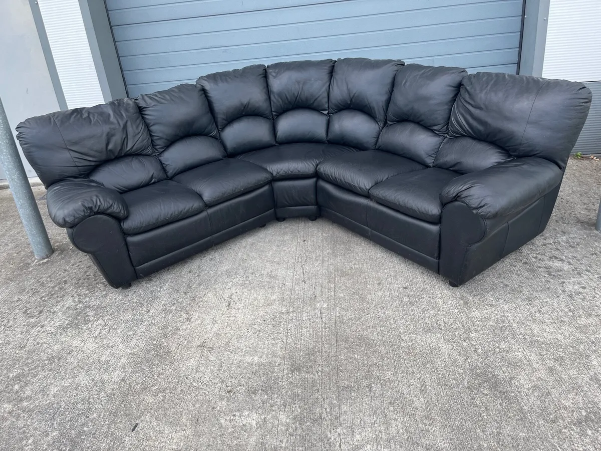 Black leather corner - Image 1