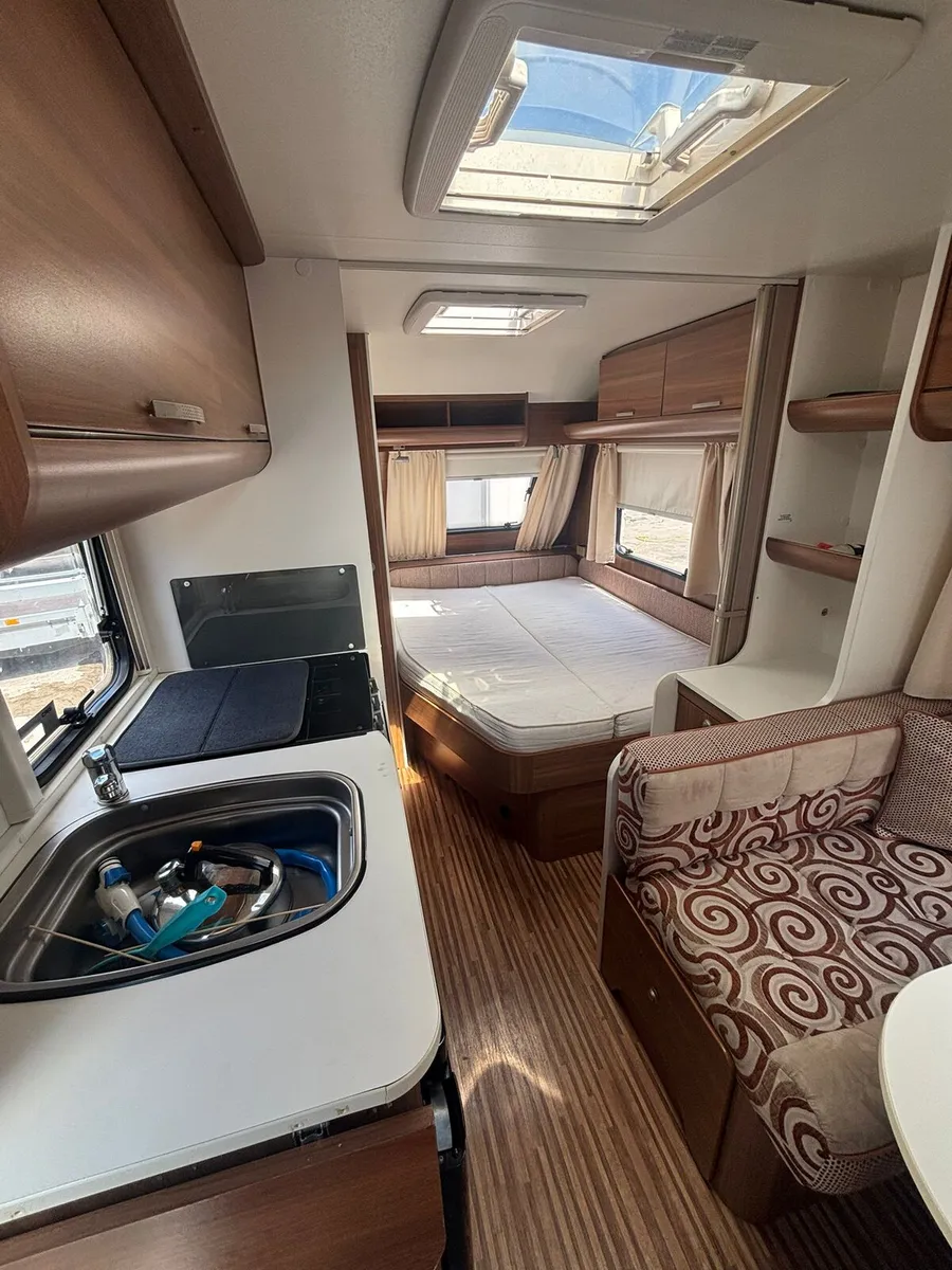 Adria altea fixed bed lightweight caravan - Image 4