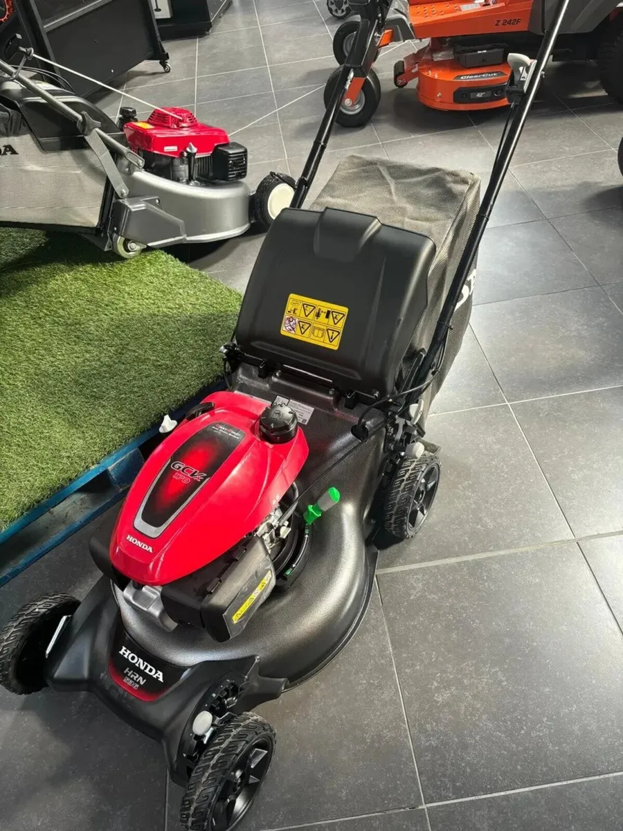 Honda HRN536 VYE walkbehind lawnmower - Image 1
