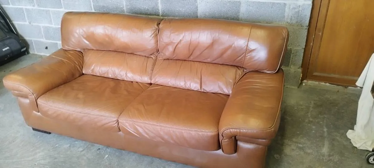 3 seater Rubelli Couch - Image 3