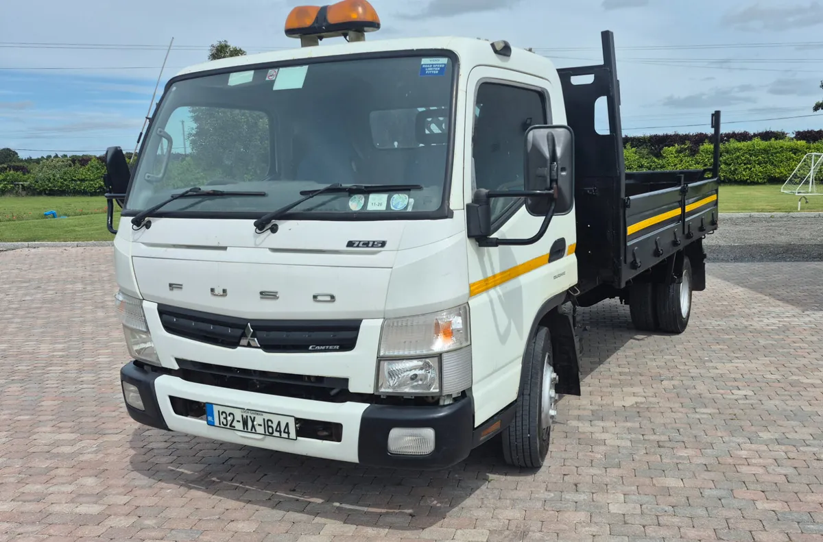 2013 mitsubishi canter 7.5 tipper - Image 1