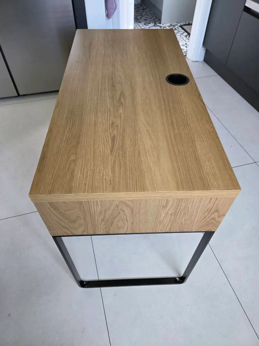 Study desk - Image 4