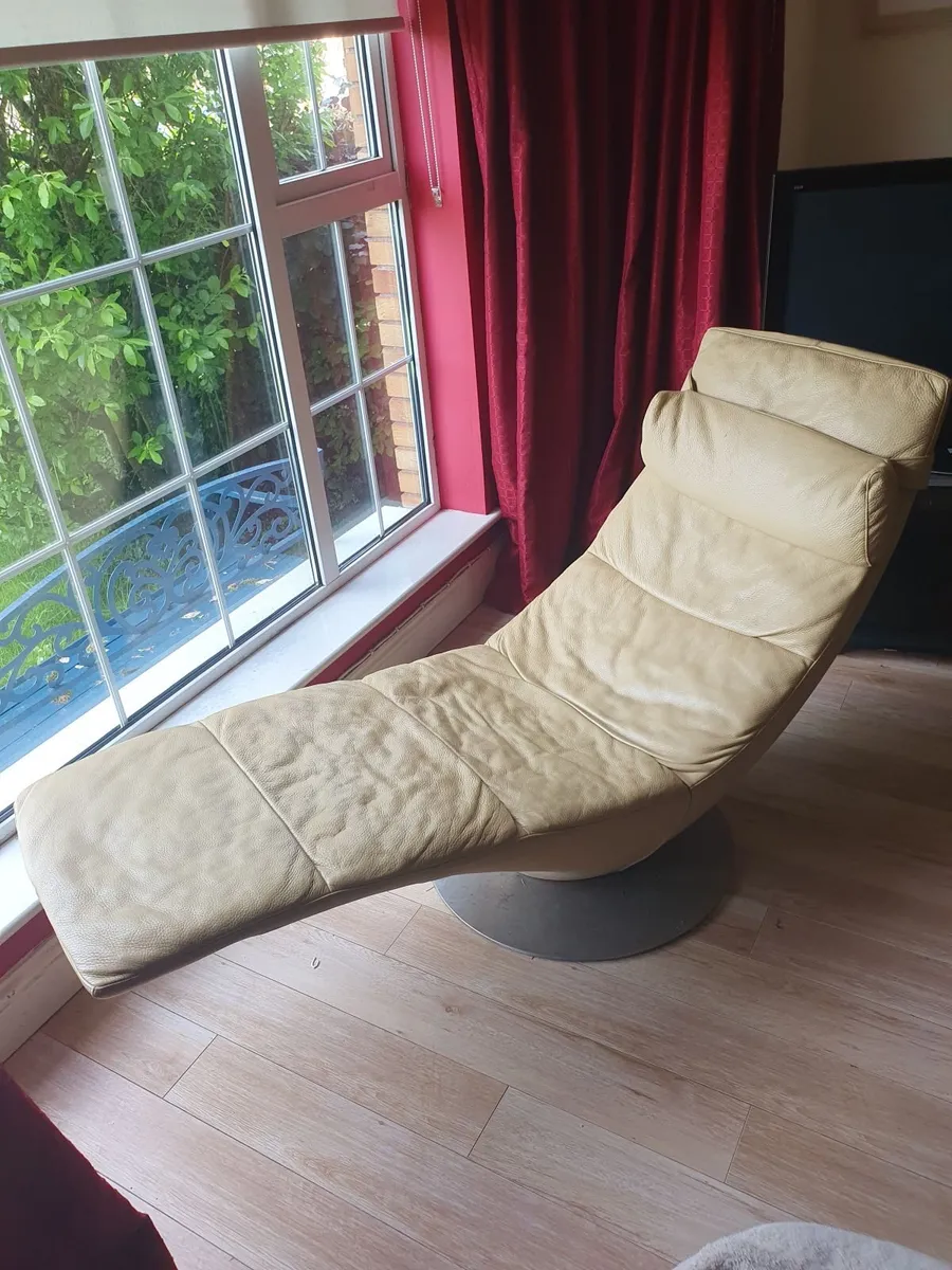 Natuzzi Vintage Modernist  Leather Swivel Chaise L - Image 4