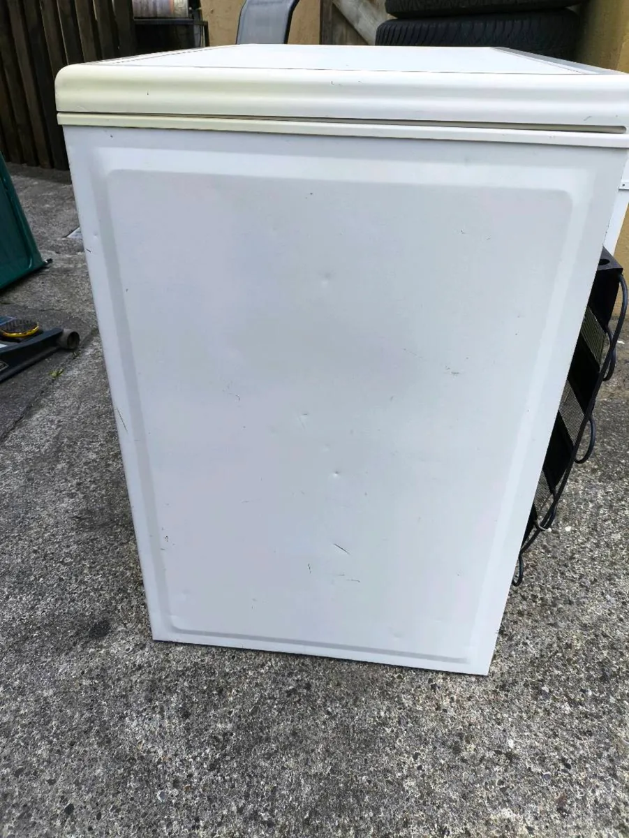 170L Freezer - Image 2