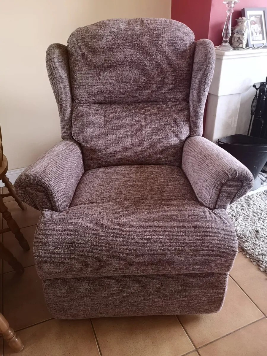 3 Seater Sofa and 2 Arm Chairs - Image 3