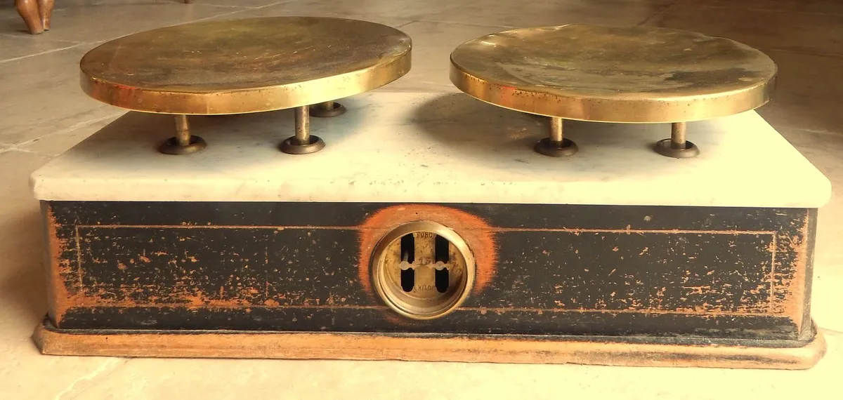 Antique French Bakers Scales with 6 Brass Weights - Image 2