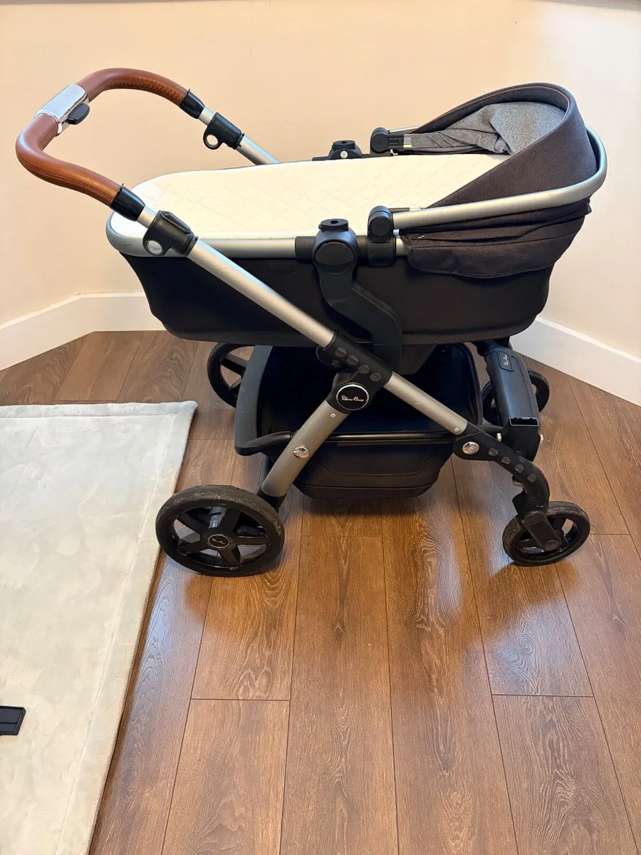 Silver Cross Pushchair, Carrycot and Car Seat - Image 1