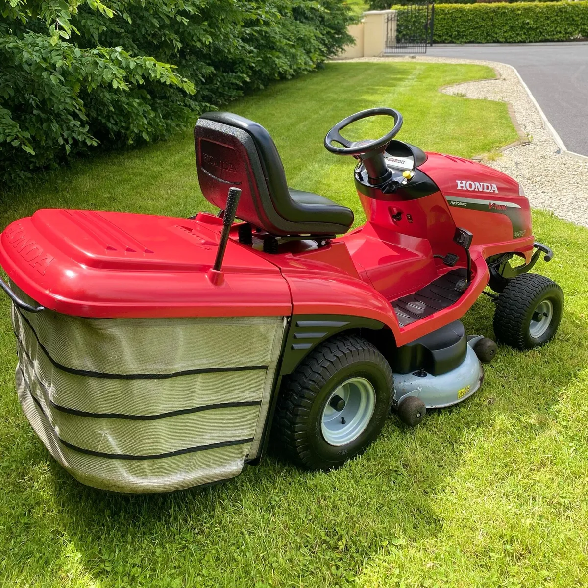Honda 2417 ride on - Image 4