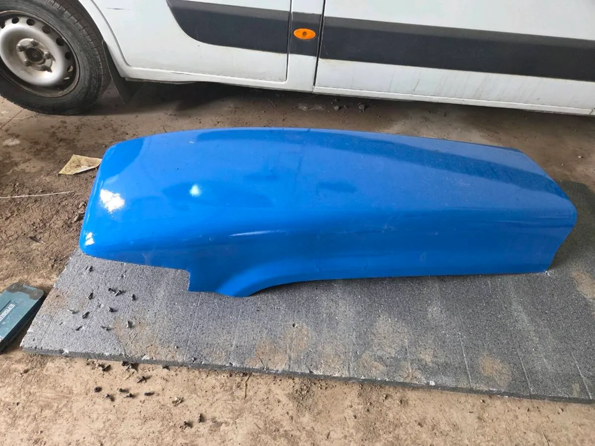 Newholland tm 150 bonnet - Image 3