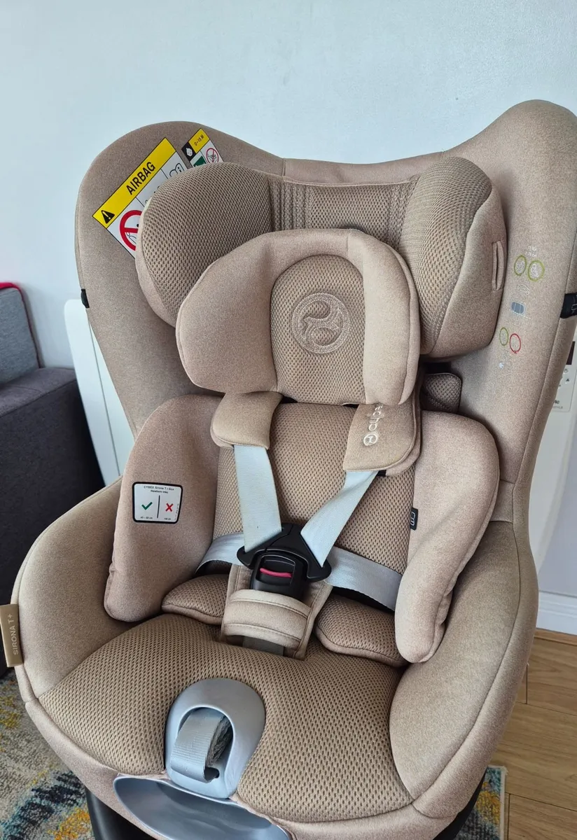 Cybex Sirona T+ car seat and Cybex Z Base - Image 2
