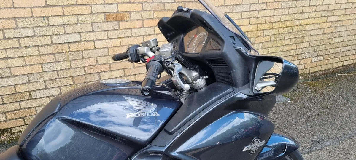 Honda ST1300 Pan European - Image 2