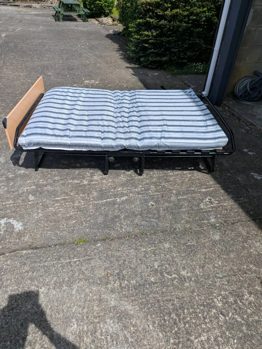 Fold up double bed - Image 1