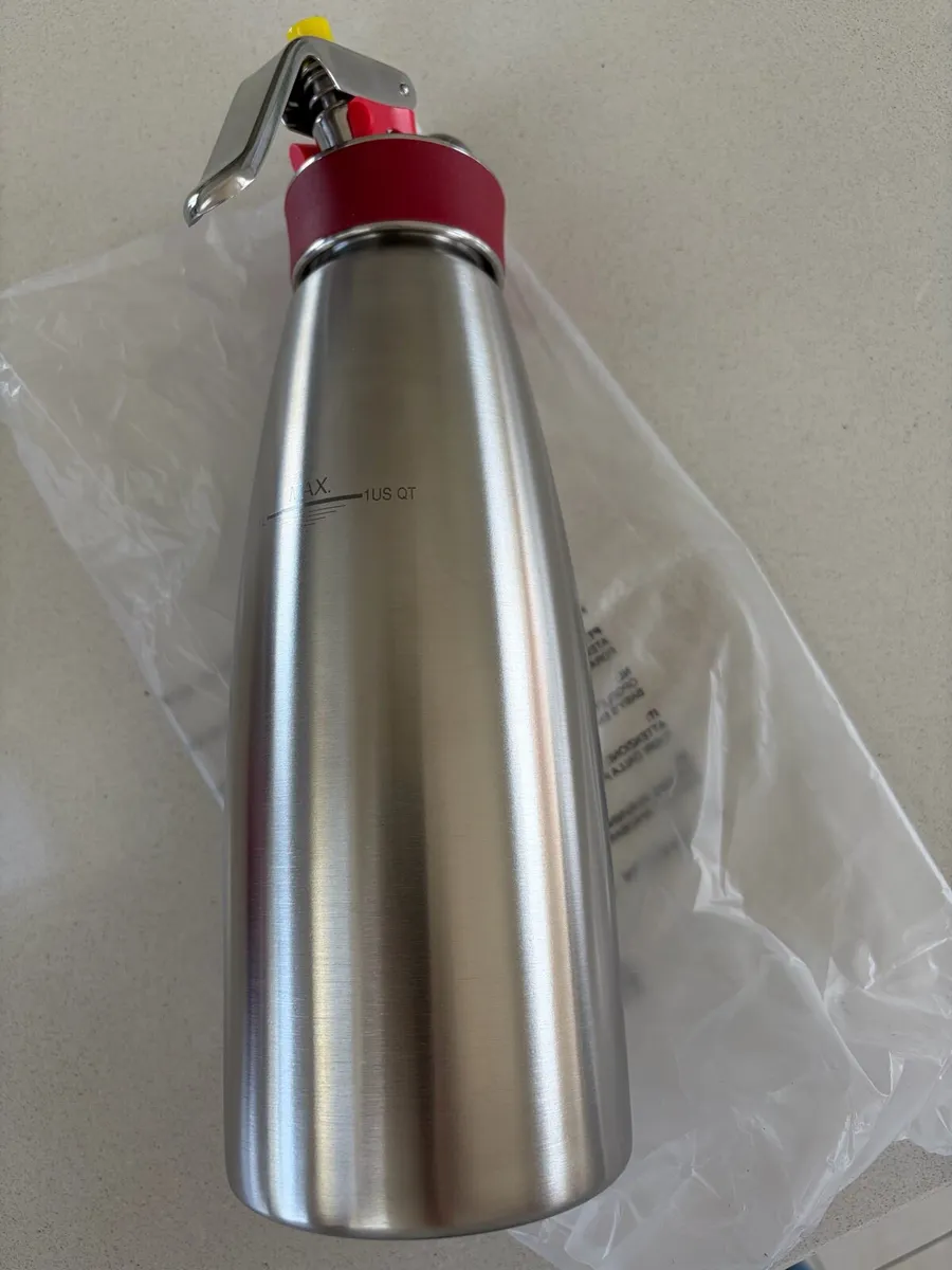 Brand New ISI GOURMET WHIP + 50 Gourmet Chargers - Image 2