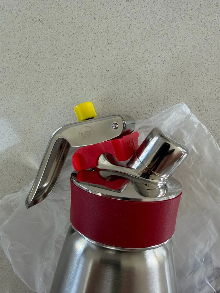 Brand New ISI GOURMET WHIP + 50 Gourmet Chargers - Image 3