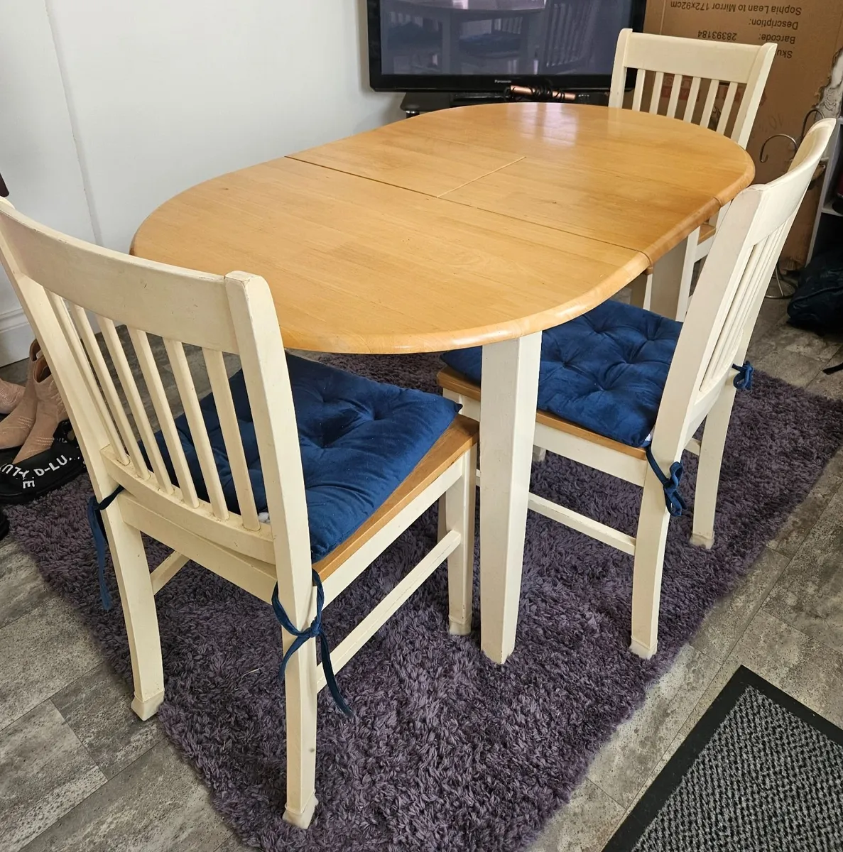 Table and Chairs - Image 1