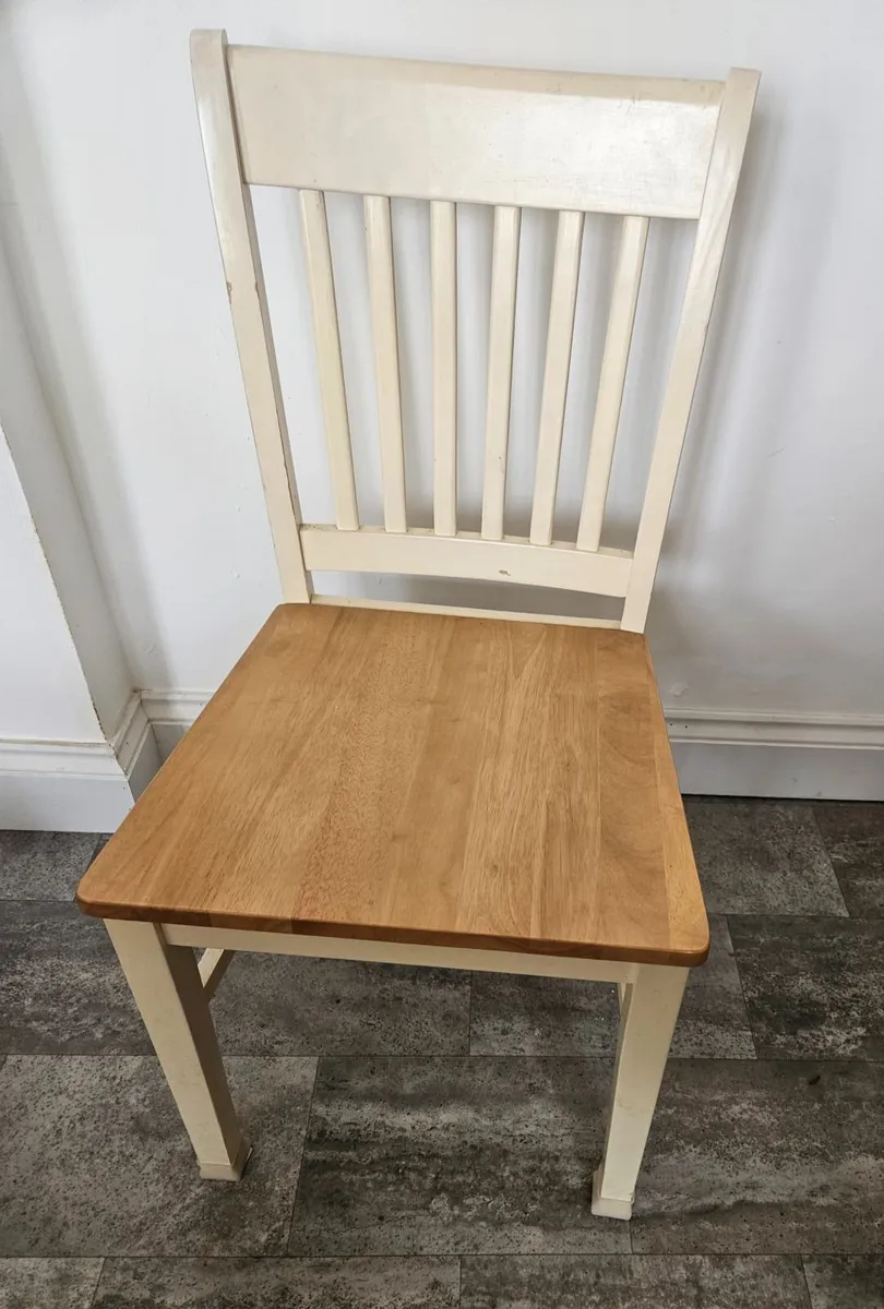 Table and Chairs - Image 2