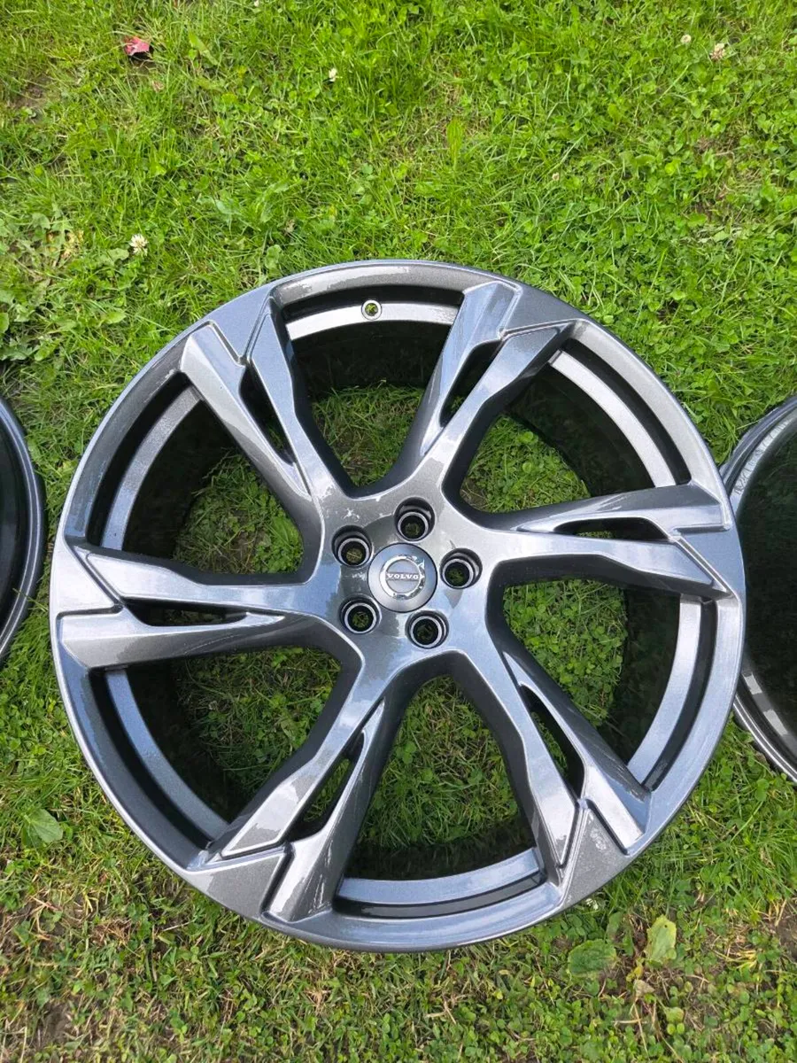 Genuine Volvo XC90 22" 6-Double Spoke Resprayed - Image 4