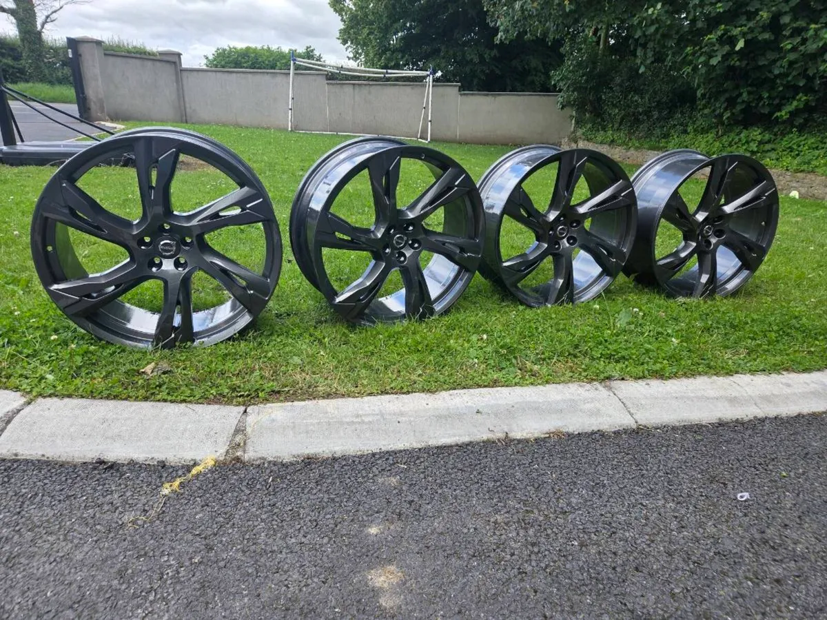 Genuine Volvo XC90 22" 6-Double Spoke Resprayed - Image 1