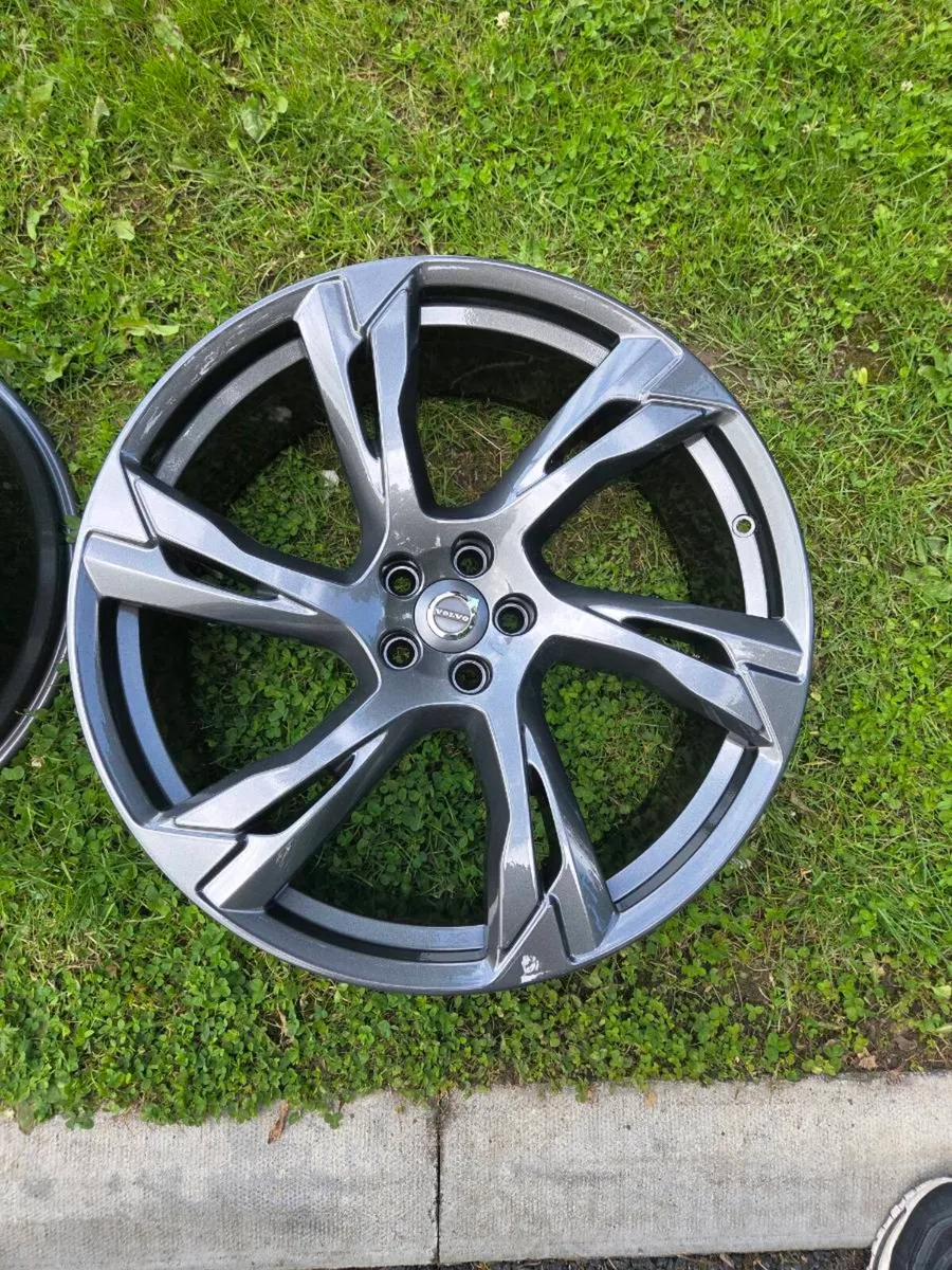 Genuine Volvo XC90 22" 6-Double Spoke Resprayed - Image 2